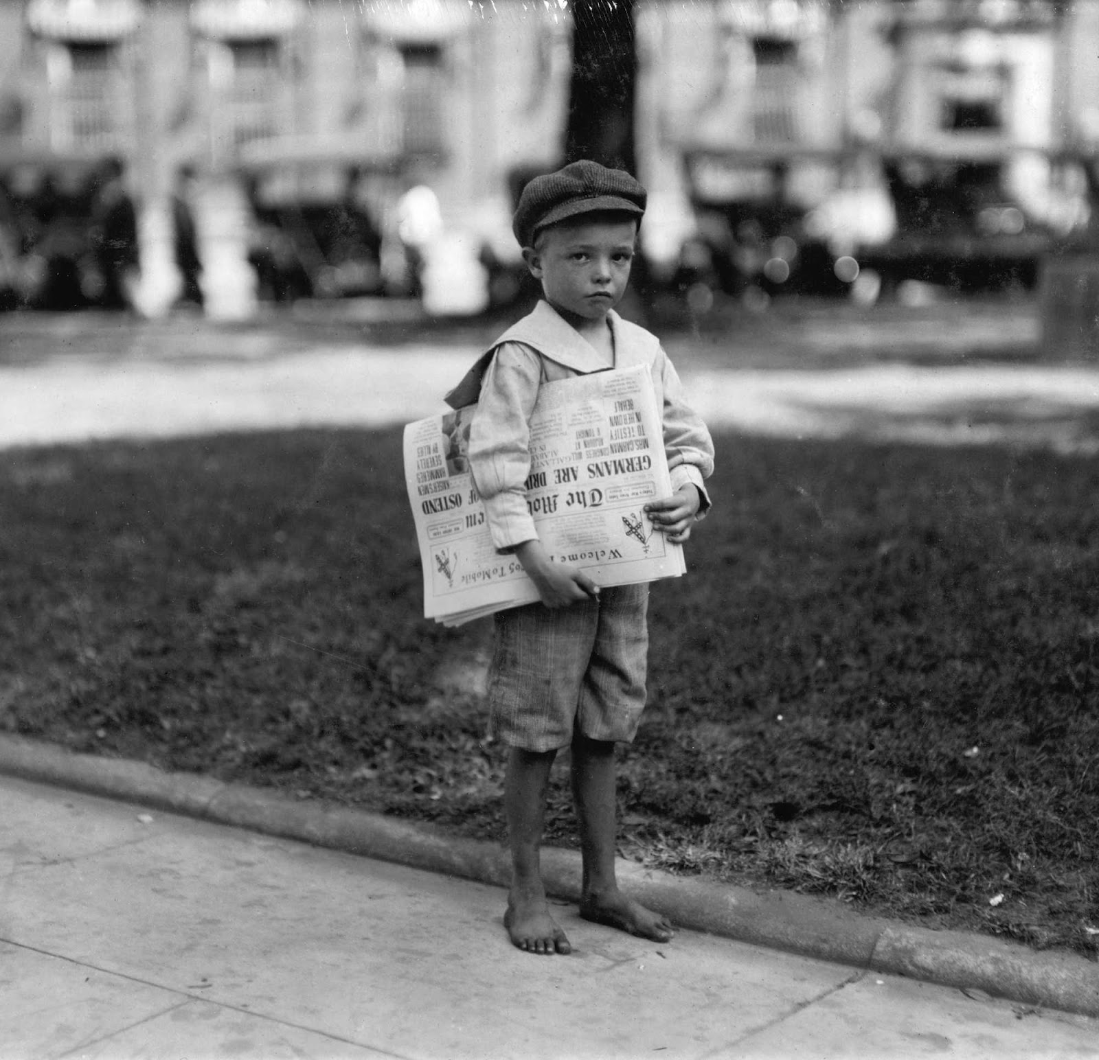 lewis-hine-7-year-old-ferris-tiny-newsie-who-did-not-know-enough-to-make-change-for-investigator-mobile-alabama-1914.jpg